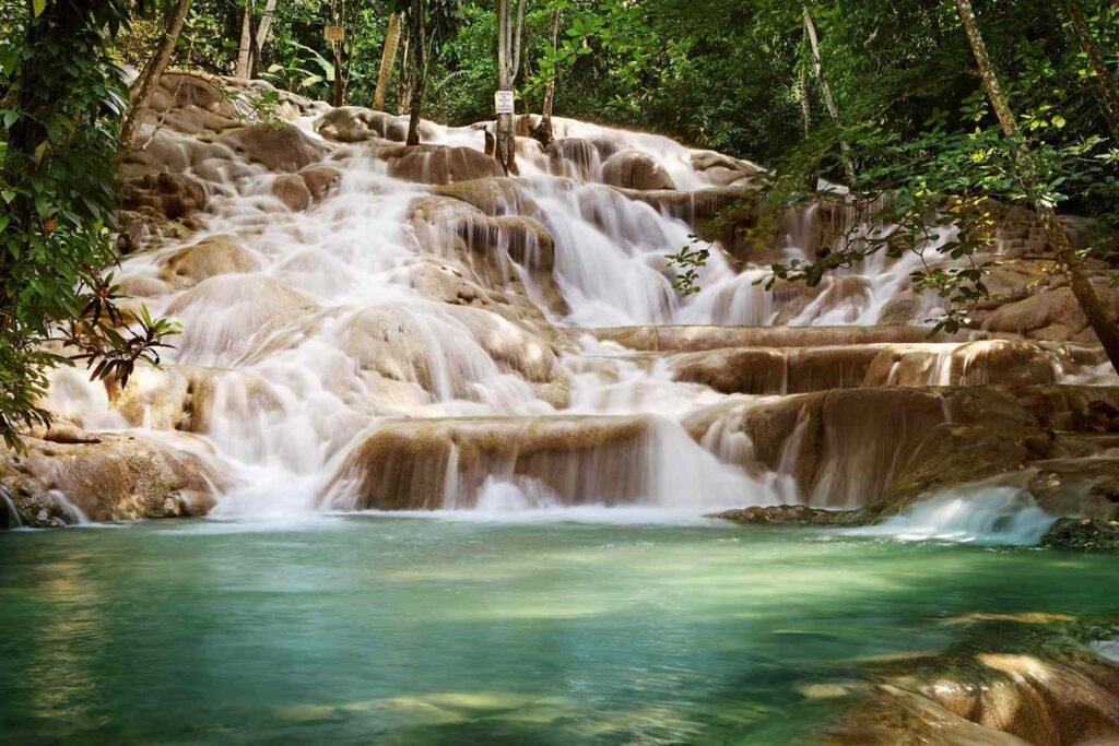 dunnsriverfallsjamaica f7cd0631a75f4ec6ac872048f42bb380.jpg